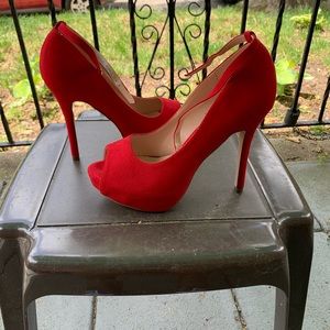 Sexy red heels ❤️